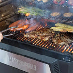 Gravity Series 560 Digital Charcoal Grill & Smoker Fire Masterbuilt