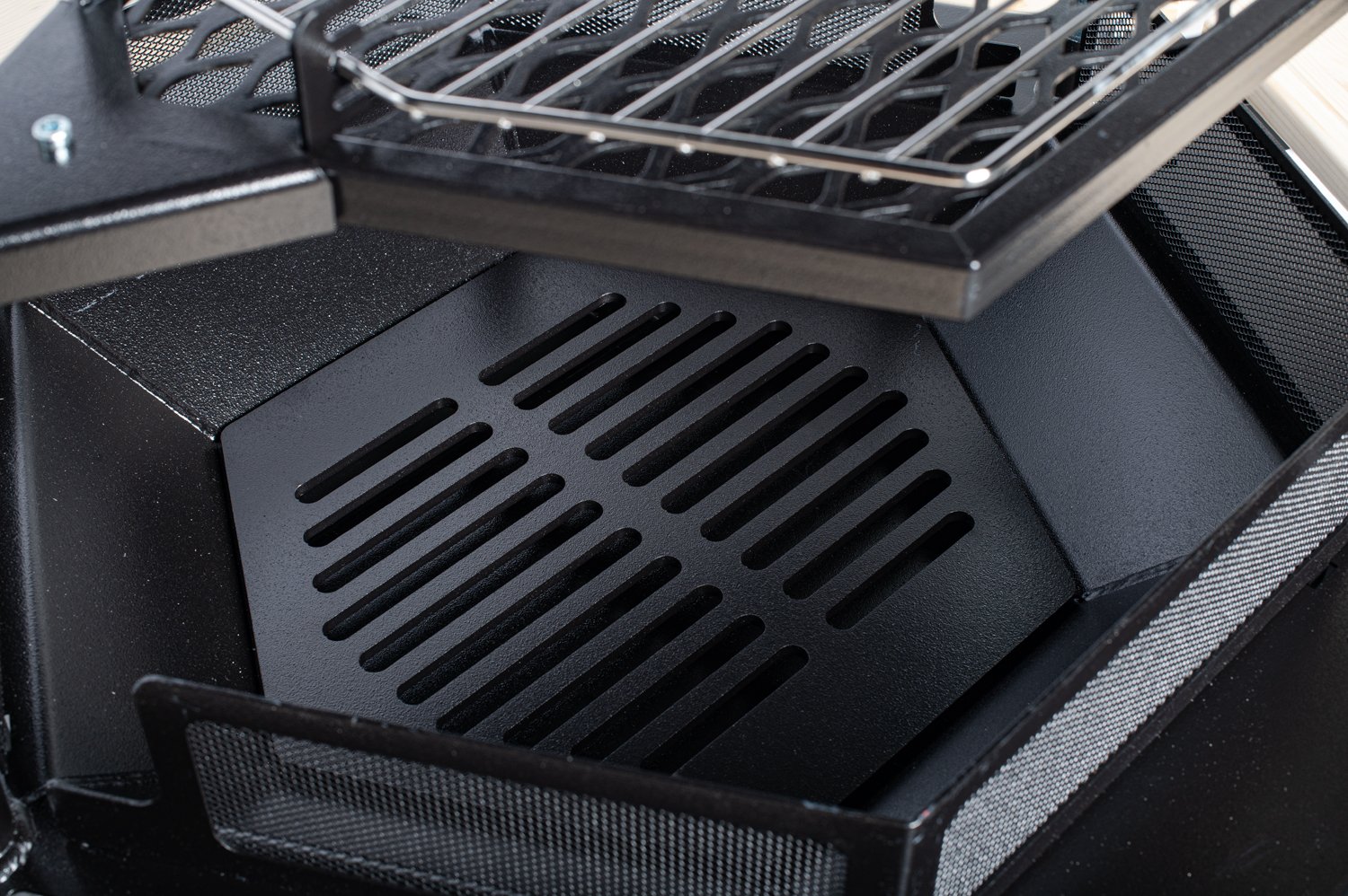 M6 Kota Grill with Arched Chrome Grill Hanger thermaliving 